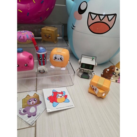 Lankybox Lot 20 pc with squishies, figures, and more! Great lot Shark & Cat - Picture 3 of 6